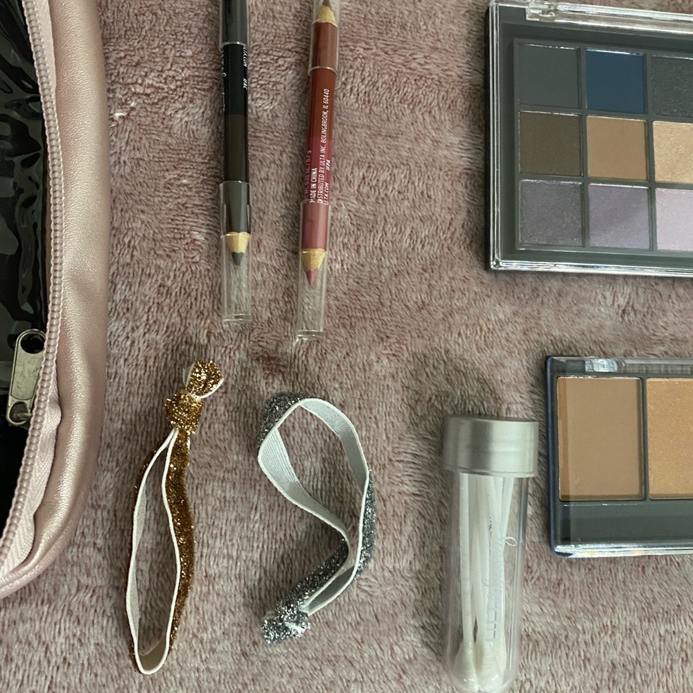Cosmetic Samples - Picture 4 of 12